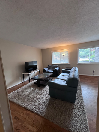 Living - 3 bedroom 1.5 bath fully furnished townhouse