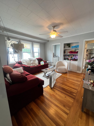 1 - JUNE 2027 | Charming Duplex | Medford 4 Bed, 1 Bath | Water Included | No Broker Fees! Duplex