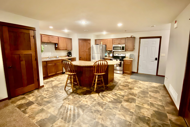 Kitchen - TownHouse near Middle School