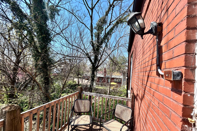 Balcony - 6044 Kingsbury Ave (3 bedroom)