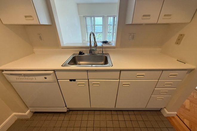 kitchen - AVAILABLE NOW! UPSCALE ONE BED 1.5 BATH IN MID CAMBRIDGE Condo