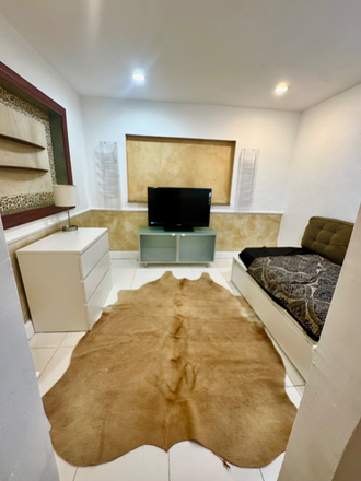 Roomy master bedroom - JUST AVAILABLE COZY NEW- PRIVATE- NOT SHARED 1BdRm  / 1Bth UNIT -you can walk to FIU MMC