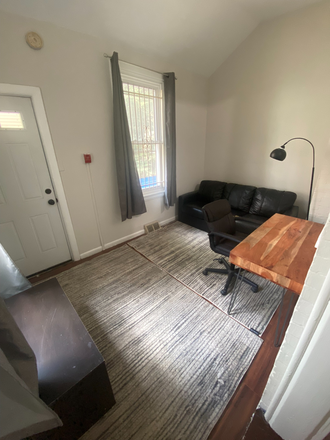 Rear bedroom 2 - 2 Bedroom apartment with fenced in yard