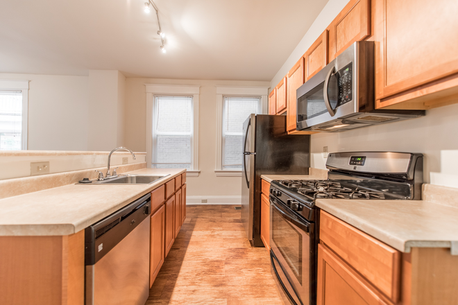 Kitchen - 216 Donahue House