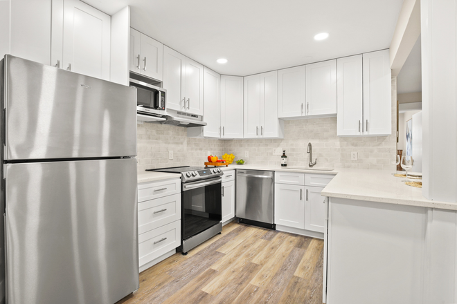 Unit #2 - 3527 Nottingham (1BR/1BA) Apartments