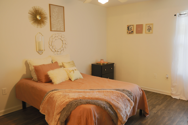 3/3.5 Urbana Bedroom - Villa Cristina Apartments