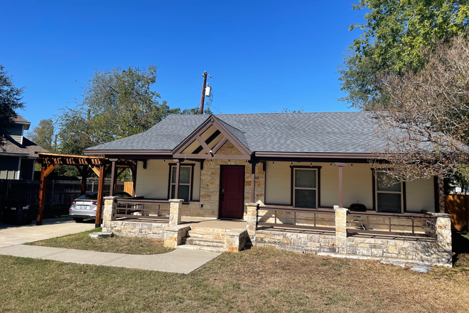 Outside view - 2 Rooms for Rent close to campus