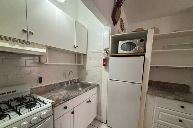 A - FURNISHED STUDIO, INCLUDES ALL UTILITIES Apartments