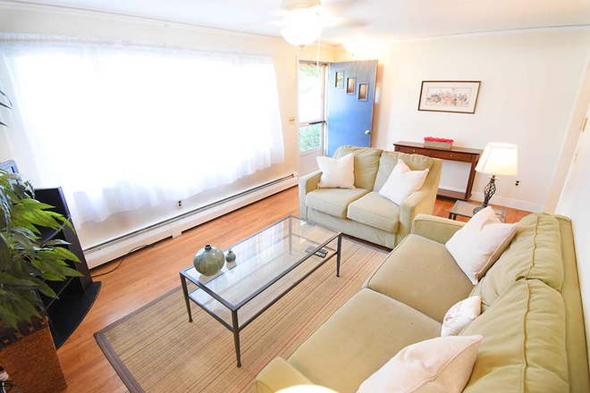 Living Room - 25 Lambert Street - Narragansett Pier House
