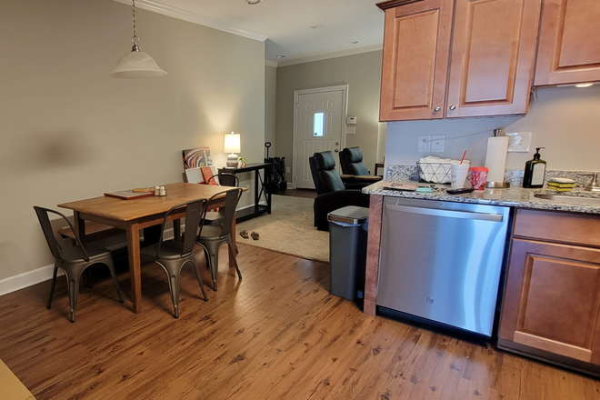 Eat in kitchen - Madison Park Condo