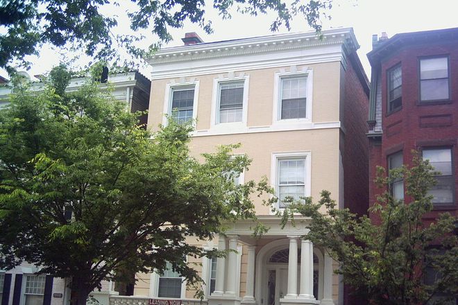 Front of 1105 W Franklin st. - 1105 W Franklin St Apt # 2 - 2 BR & 2 Bath Colonial Elegance with Modern Amenities