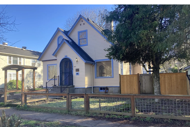 Outside Street View - FURNISHED ROOMS IN HISTORIC 1920S HOME — BIKE TO UO, QUIET CO-LIVING ROOMS STARTING AT $950
