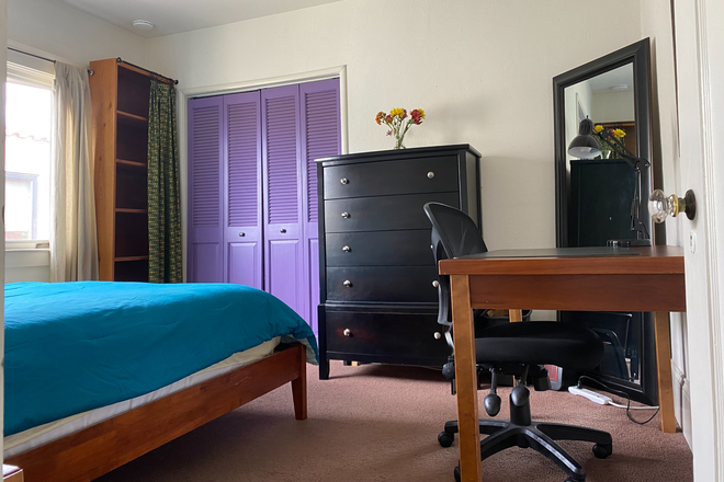 Bedroom for rent 1 - 1 Bedroom in Shared Home - Furnished - Easy Access to Campus