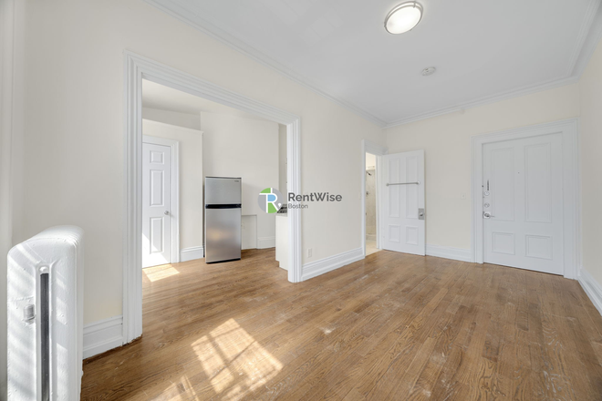 1 - JULY 2026-Gorgeous Beacon Hill Studio, H/HW inc, Cat ok. No Fee! Apartments