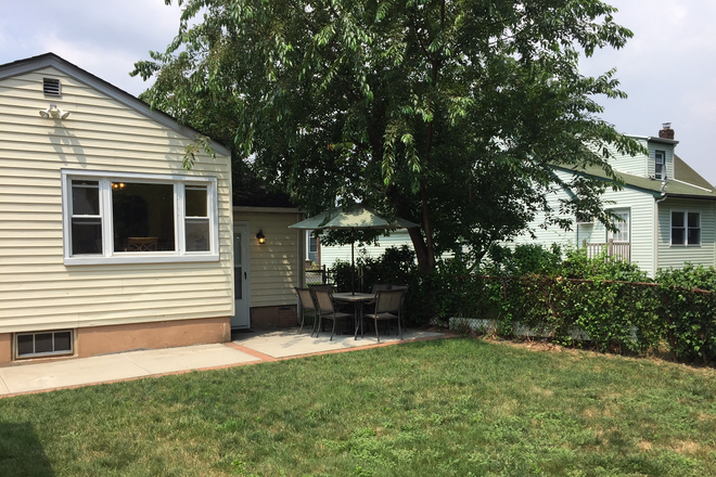 Back Yard - Cozy, Convenient House For Rent