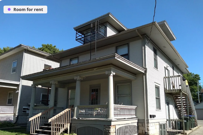 1 open bedroom for next year, has washer and dryer for laundry in unit. All items needed for cooking (stove, microwave, sink, dishwasher). - 713 E Washinton Property