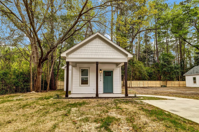 Front Exterior - Stand Alone Property | Storehouse Holdings