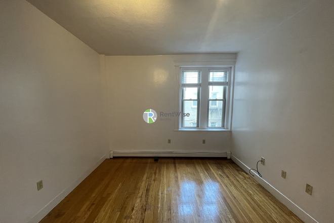 1 - JUNE 2026-Fantastic Brighton Studio, H/HW inc. NO FEE! Apartments