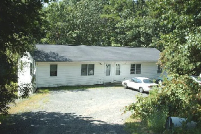 Please contact for inside photos. - Summer Sublet / Lease Takeover - 15 min from campus