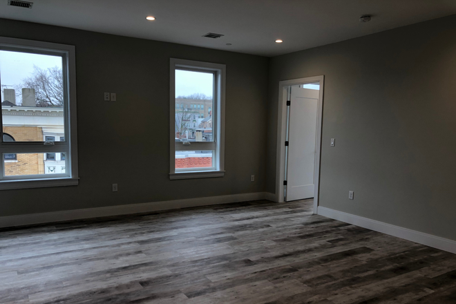 Living room - Updated 1 bed in Mission Hill!! Apartments