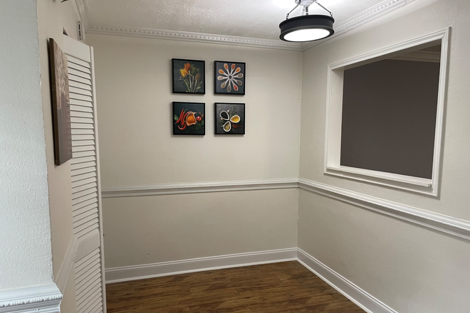 Kitchen breakfast room - Excellent Location! Convenient to UT Dallas House