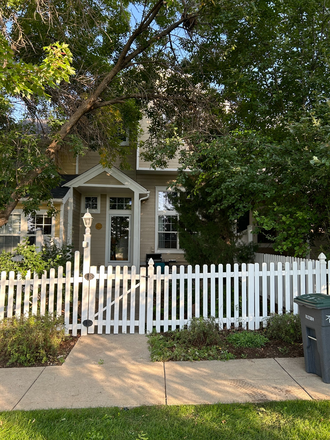Front Patio/Yard facing Entryway - Townhome in coveted Indian Peaks Neighborhood