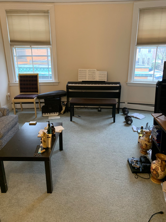 Living room - Charming 1 bedroom next to athletic complex, parking included, quiet/beautiful street Apartments