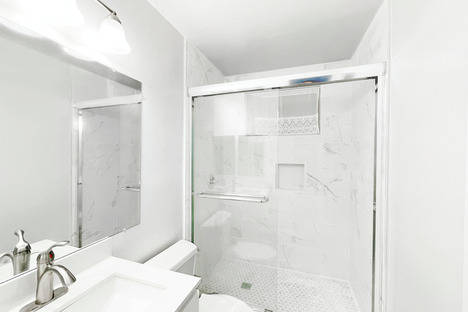 Bathroom - 3 Bedroom 2 Bathroom House Walking Distance