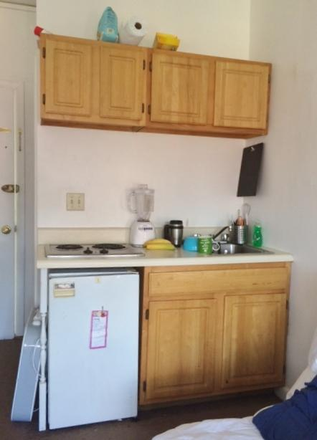 hubrealtyproperties.com - Live in the heart of Back Bay, fantastic Newbury St studio apartment