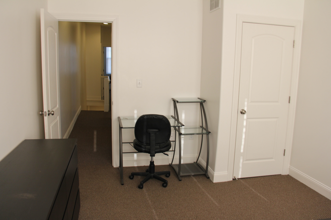 Bedroom - Remodeled and Furnished House - just 2 blocks from Temple Campus