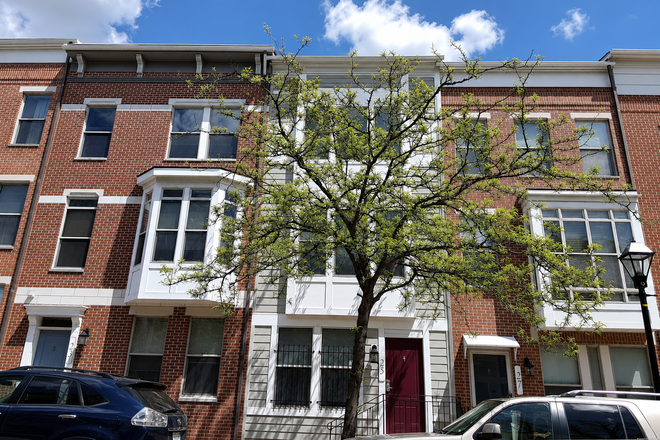 Front Elevation - Beautiful 3-Level 2BR/2.5BA Home – Prime Baltimore Location