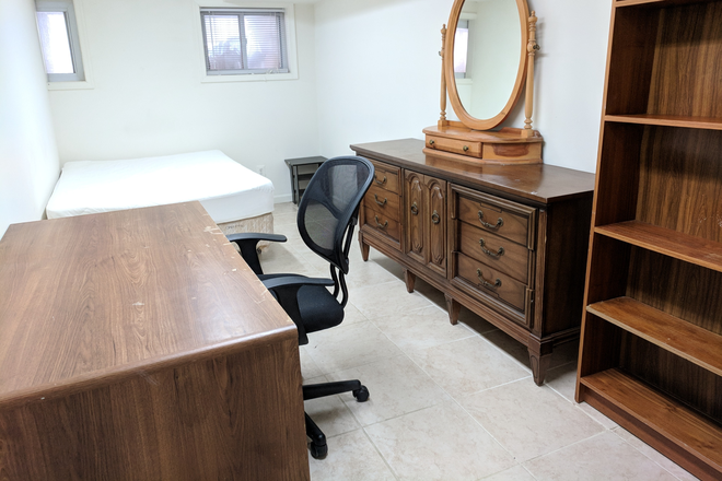 Available Bedroom 1 (Rear South) - 3 Bedroom, 2 Bath English Basement Unit, 2 Rooms Avail for Summer/Full Lease