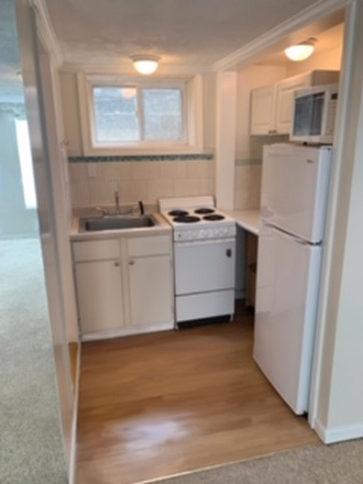 Kitchen - **Efficiency  STUDIO** Utils Included Quiet safe area Apartments