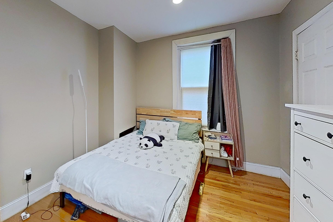 Unit - BU CENTRAL! RARE OFF CAPMUS 3 BED 1 BATH ON EGMONT BROOKLINE! 9/1/26!! Apartments