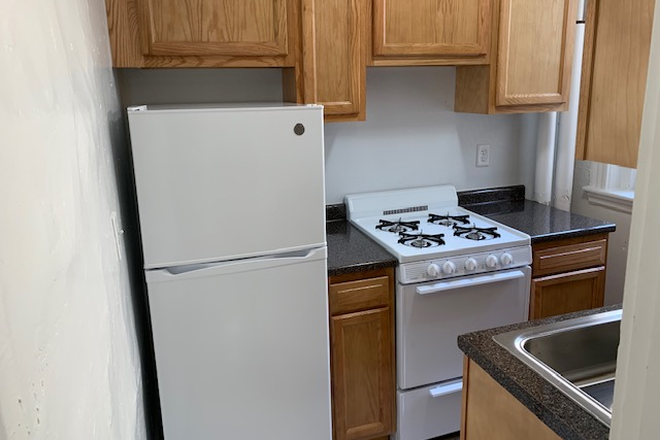 Call NOW for showings! 617-236-8550 - BOYLSTON ST - SYMPHONY AREA SPLIT 1BR FOR 2 PPL W/ *NO FEE* & H&HW INC, LNDRY ON SITE FOR *9/1/2025*