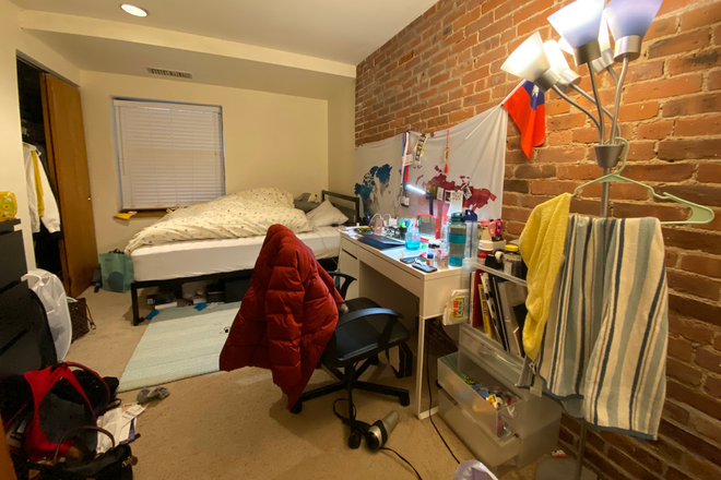 1 - 2 bed on Gainsborough with in unit laundry and central air- SUNNY Apartments