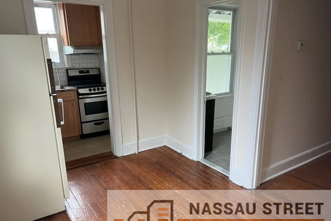 Room - Studio apt-Park Pl-Princeton