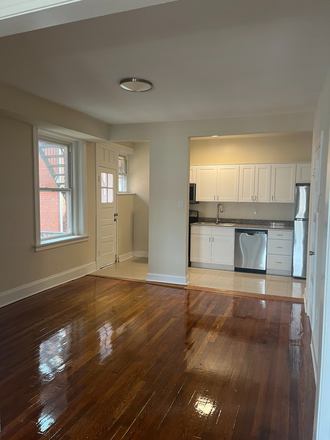 #7 - dining room/towards kitchen - Prime Location 2B1B Near the Fan Apartments