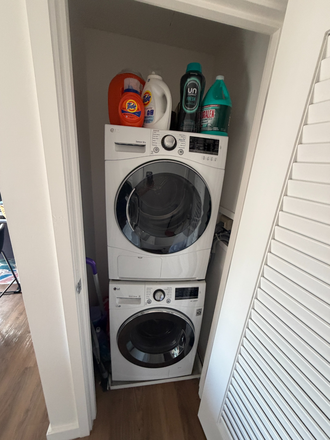 W/D - Bright & Modern 2 Bed / 2 Bath – South-Facing, In-Unit W/D, En Suite Baths Apartments