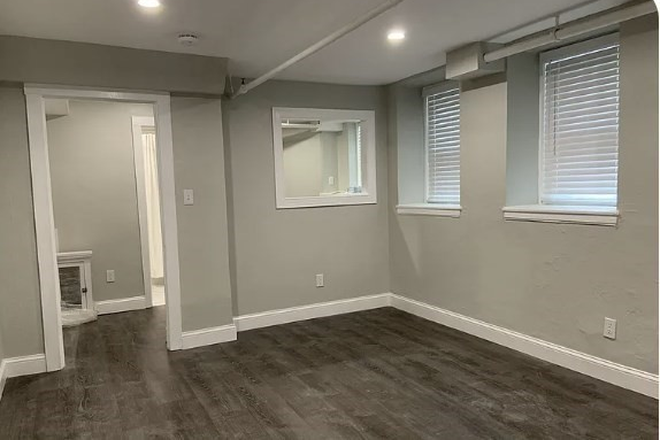 spacious room - Insane deal on beautiful studio near BC Apartments