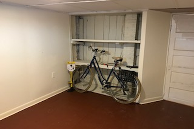 extra storage on request - Clean and uncluttered! Renovated! 6 minutes to Brown Campus! Apartments