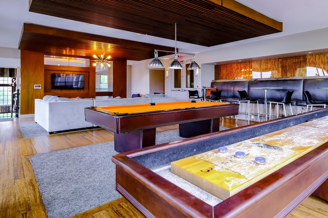 Common Area/Clubhouse - Berkshire 9th Street Apartments, One-Bedroom apartment near Campus. Walkable Community!