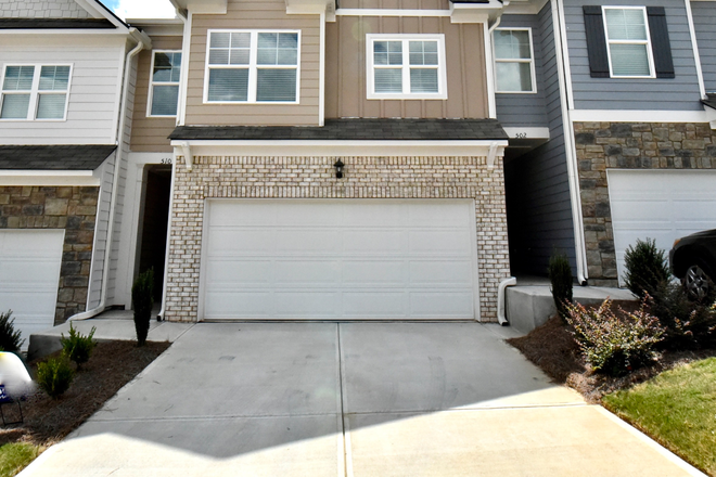 Front - 3 Bed/2.5 Bath NEW CONSTRUCTION RENTAL Within Minutes to UNG Campus!!!