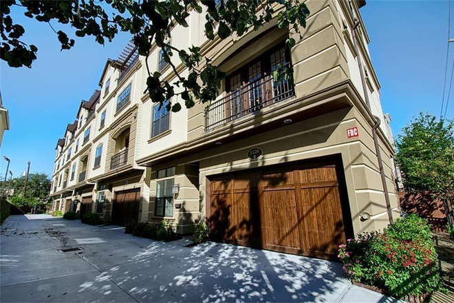 Exterior - 4 Bedroom Montrose Home Near Rice & UH