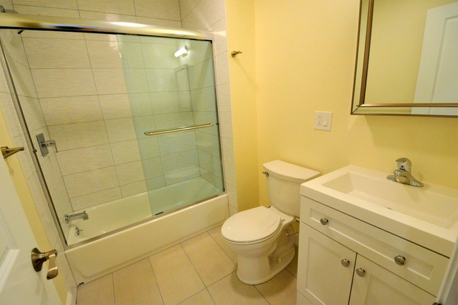 Bath 1 - HUGE discount - beautiful apartment!