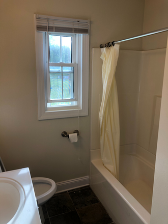 Bathroom - Poplar West Apartments, close to campus