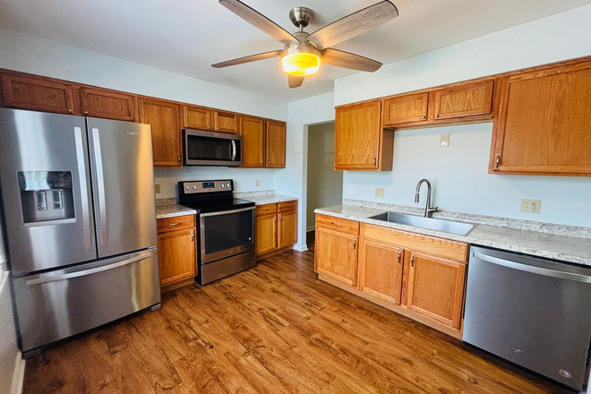 Photo - 4 Bedroom, 3.5 Bath Townhouse