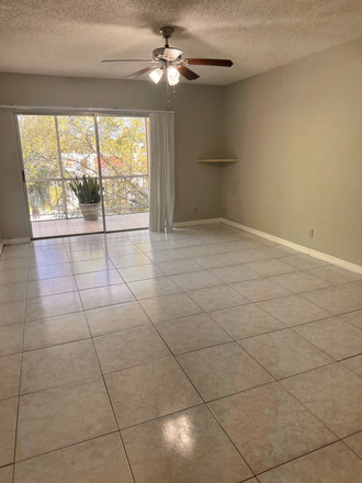 living room - Oaks of Boca Apartments