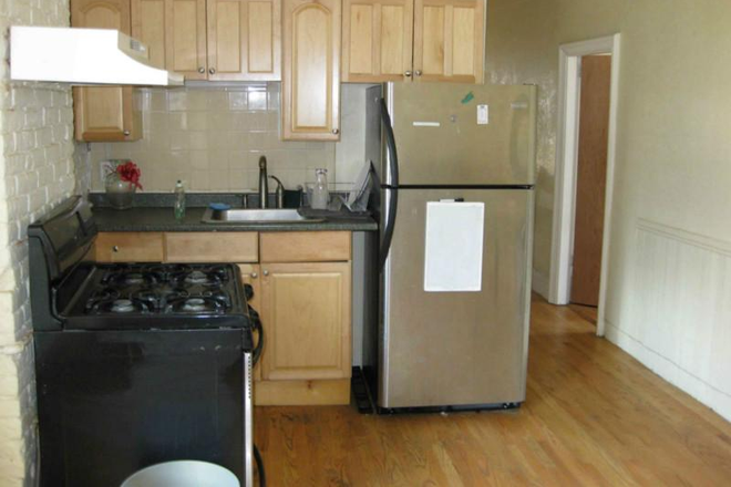 ... - COZY 3 BEDS/1 BATH PET FRIENDLY Apartments