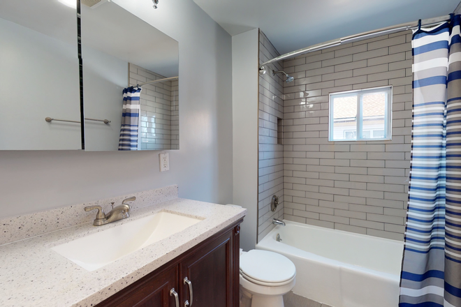 Modern Tile Bath - 3 Bedroom minutes to Tufts, Harvard , MIT, Red Line & Davis Sq! Apartments